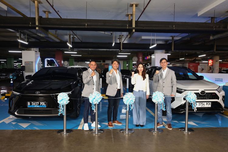 Toyota Perluas Charging Station