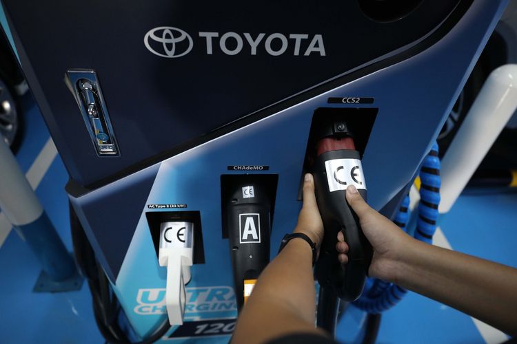 Toyota Perluas Charging Station