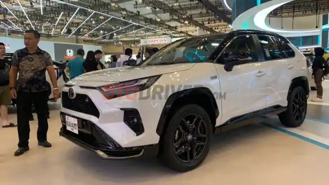 Toyota RAV4 Bakal Tersedia Versi Listriknya