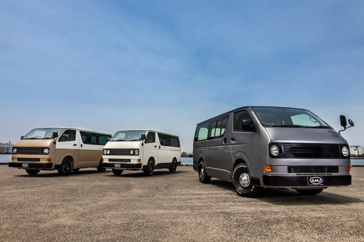 Modifikasi Toyota HiAce Berkonsep Retro Klasik