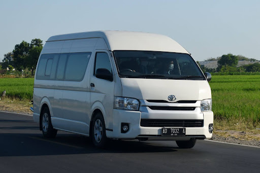 Rekomendasi Minibus Toyota Terbaik untuk Keluarga Besar Anda