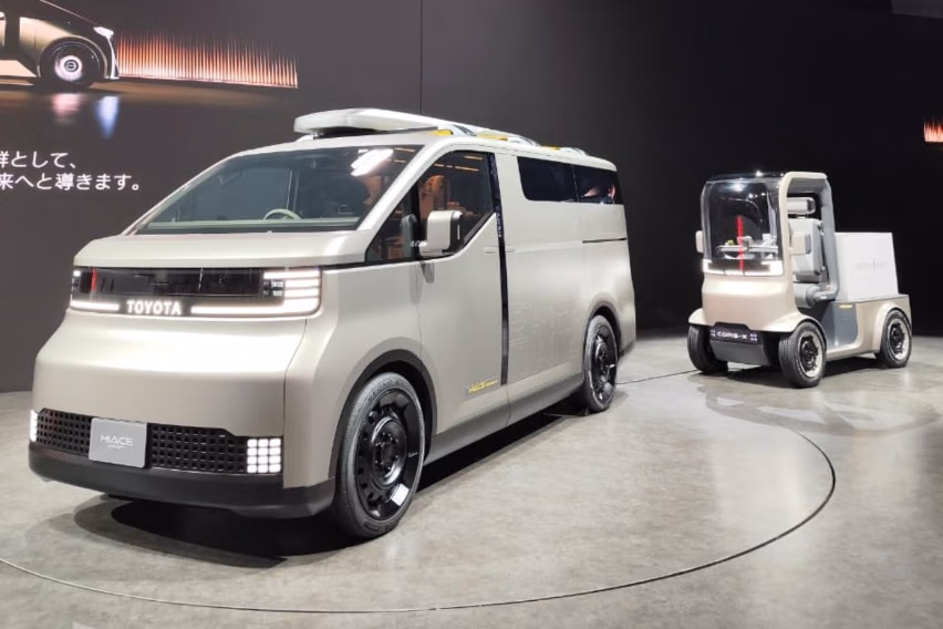 Toyota Pamerkan Visioner Van Serbaguna untuk Mobilitas Modern di JMS 2025